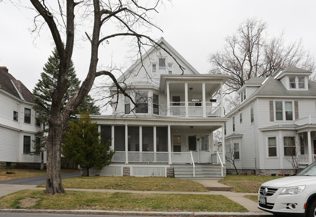 1047 Waverly Pl in Schenectady, NY - Building Photo - Building Photo