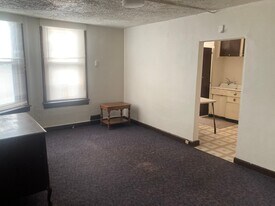 3431 W Kilbourn Ave in Milwaukee, WI - Building Photo