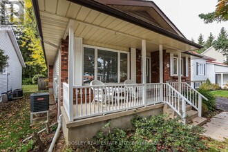 28 Oak Dr in Niagara-On-The-Lake, ON - Building Photo - Building Photo