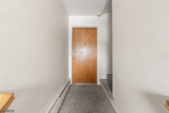 301 Belleville Ave, Unit 1 in Bloomfield, NJ - Foto de edificio - Building Photo