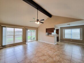 10010 Sagecanyon Dr in Houston, TX - Building Photo - Building Photo