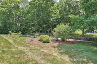 A1 Properties in Willington, CT - Foto de edificio - Building Photo