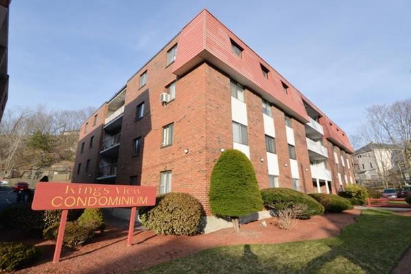 131 Pierce St, Unit 404 in Malden, MA - Building Photo - Building Photo