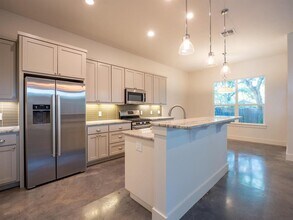 5001 Woodrow Ave in Austin, TX - Building Photo - Building Photo