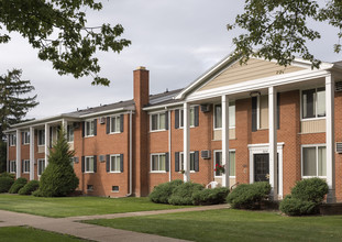 Cambridge Apartments in Dearborn Heights, MI - Building Photo - Building Photo