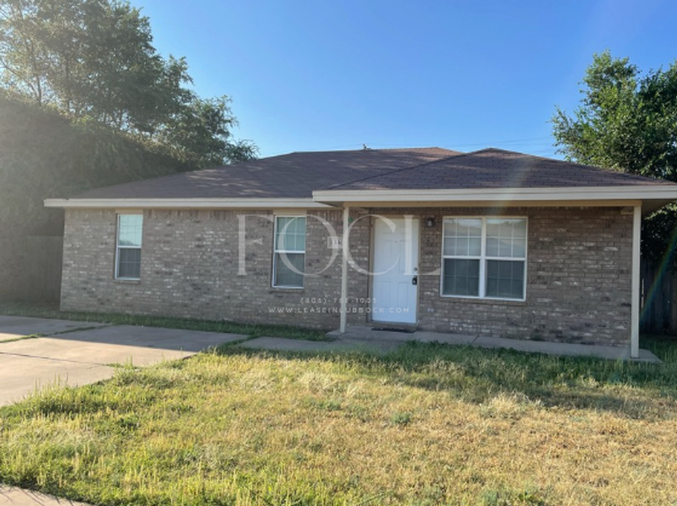 1330 E 25th St in Lubbock, TX - Building Photo