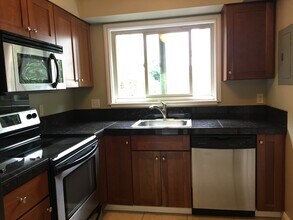 2515 SE 51st Ave, Unit #18 in Portland, OR - Building Photo - Building Photo