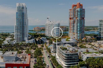 1 Collins Ave in Miami Beach, FL - Building Photo - Building Photo
