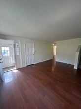 6 Tamarack Dr in Amherst, MA - Building Photo - Building Photo