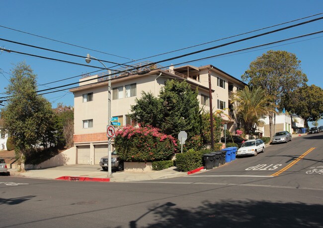 305 Strand St in Santa Monica, CA - Foto de edificio - Building Photo