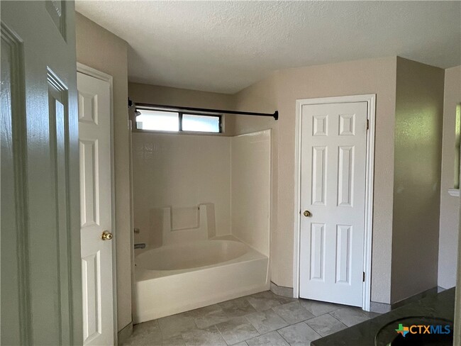 4101 Pepper Mill Hollow in Killeen, TX - Building Photo - Building Photo