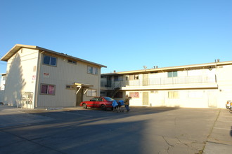 1139 E Laurel Dr in Salinas, CA - Building Photo - Building Photo