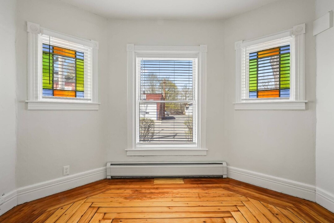 35 Saratoga Ave in South Glens Falls, NY - Building Photo