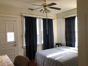 2017 Lowerline St, Unit 20217 in New Orleans, LA - Building Photo - Building Photo