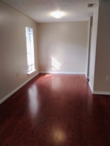 1754 Cedar Lake Dr in Baton Rouge, LA - Building Photo