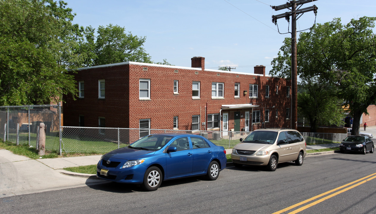 4034 6th St SE in Washington, DC - Foto de edificio