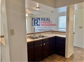 708 Willow Ave in Pocatello, ID - Foto de edificio - Building Photo