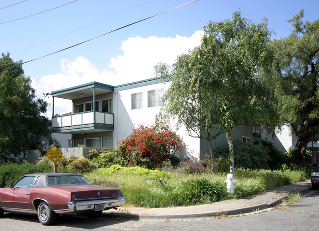 222 Marina Vista Ave in Martinez, CA - Foto de edificio - Building Photo