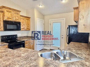 5065 Brookstone St in Pocatello, ID - Building Photo - Building Photo