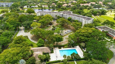 821 Cypress Blvd in Pompano Beach, FL - Building Photo - Building Photo
