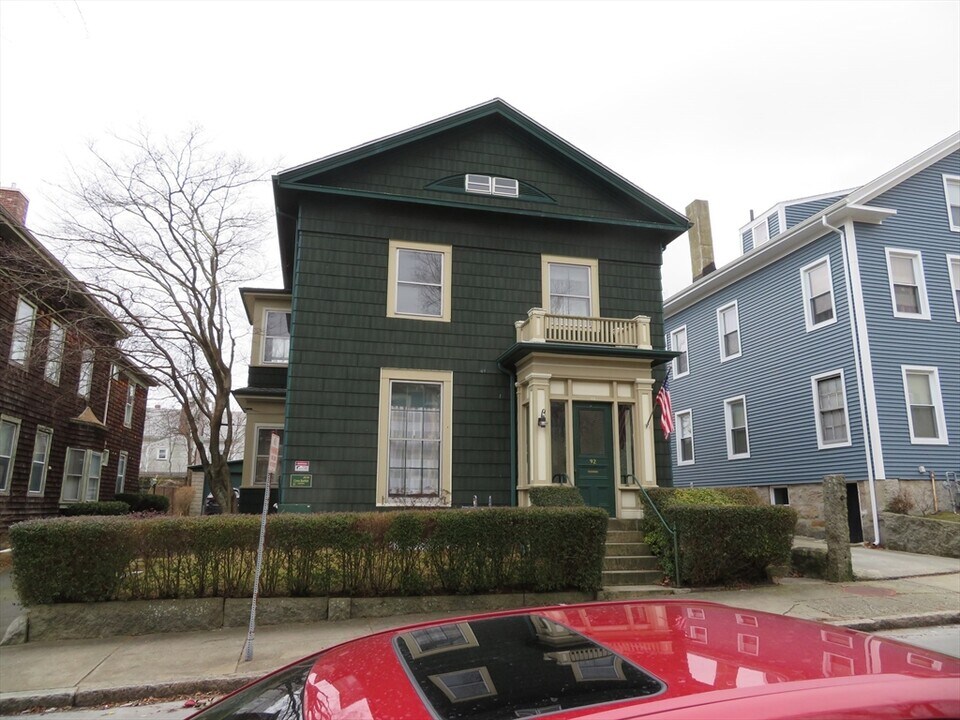 92 Hillman St, Unit 2 in New Bedford, MA - Building Photo