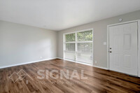 636 Park Ln in Fultondale, AL - Foto de edificio - Building Photo