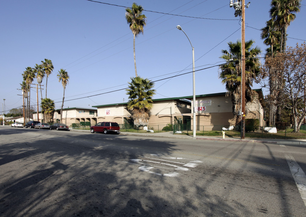 1464 S. Palomares in Pomona, CA - Building Photo