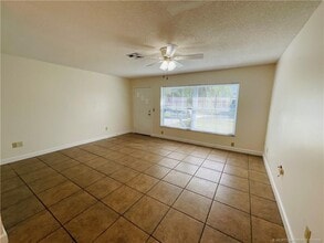 2031 SE Jackson St in Stuart, FL - Building Photo - Building Photo