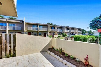 3791 NW 78th Ave-Unit -8 in Hollywood, FL - Building Photo - Building Photo