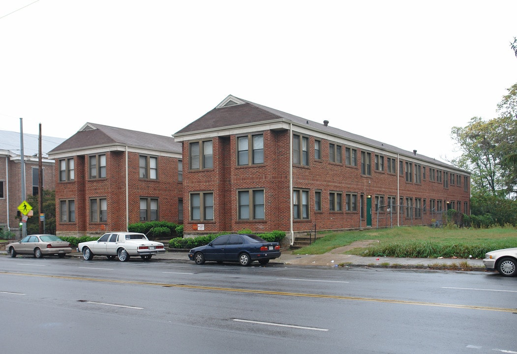 Bedford Pine Apartments in Atlanta, GA - Foto de edificio