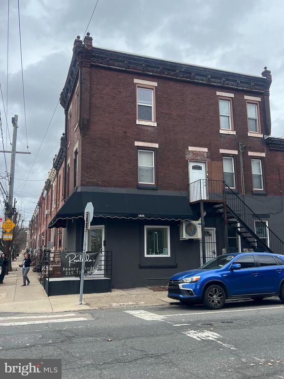 property at 1901 N Howard St