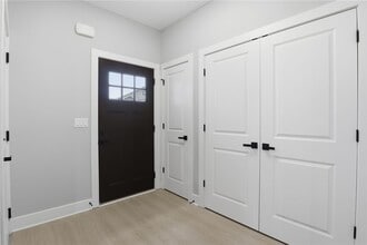 1195 Marina Pkwy in Macedon, NY - Building Photo - Building Photo