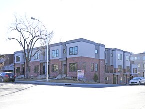 174 25th St NW in Calgary, AB - Building Photo - Primary Photo
