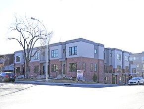 174 25th St NW in Calgary, AB - Building Photo - Primary Photo