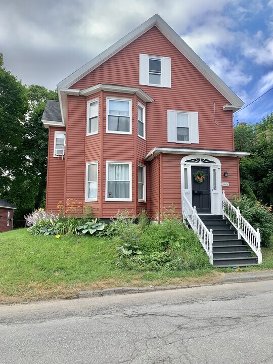 22 George St in Bangor, ME - Building Photo