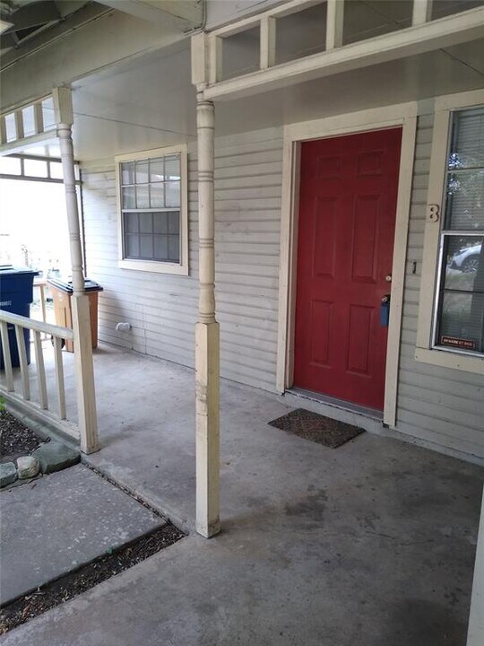 7900 Brodie Ln in Austin, TX - Building Photo