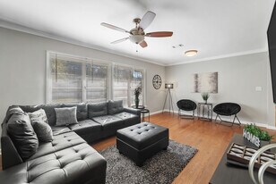448 Susan Creek Dr, Unit SI ID1569869P in Stone Mountain, GA - Building Photo