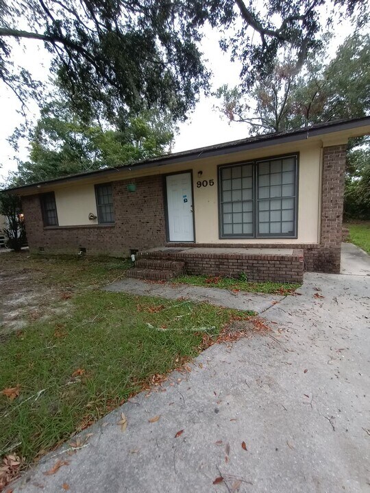 905 Ponderosa Dr in Valdosta, GA - Building Photo