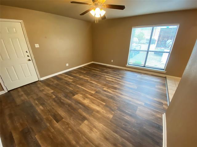 241 N Sherman St in Palmer, TX - Building Photo - Building Photo