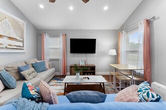 511 N Racine St in Rockport, TX - Building Photo - Building Photo