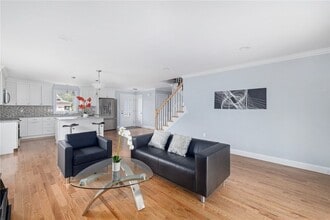 11 Vespia Ln in South Kingstown, RI - Building Photo - Building Photo