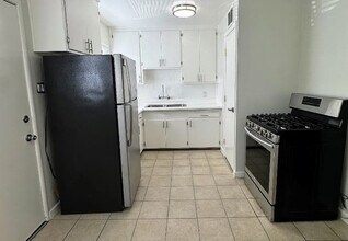 467 S Buena Vista Ave in San Jose, CA - Building Photo - Building Photo