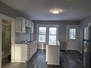 14-18 Florence St in Leominster, MA - Foto de edificio - Building Photo