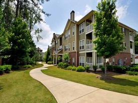 Village on the Green Apartments