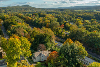 200 Hope St, Unit 2nd Floor in Greenfield, MA - Foto de edificio - Building Photo