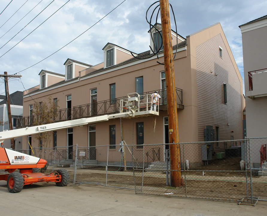 645 Josephine Dr in New Orleans, LA - Foto de edificio