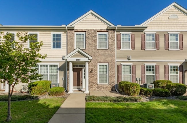 property at 1244 Chateau Ave