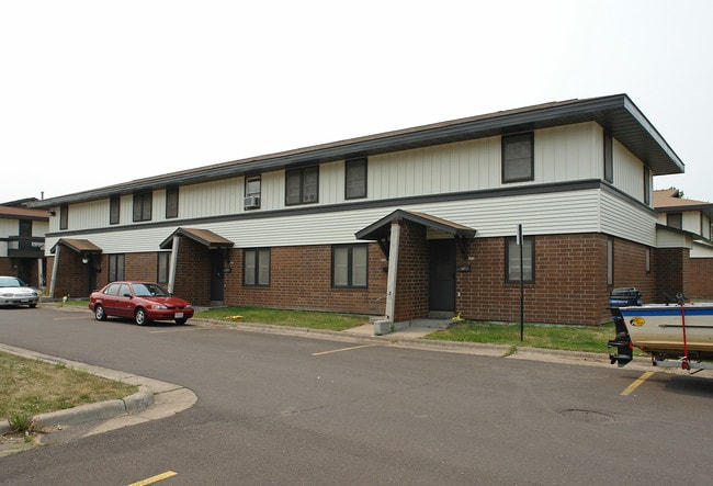625-635 Roosevelt Ave in Superior, WI - Building Photo - Building Photo