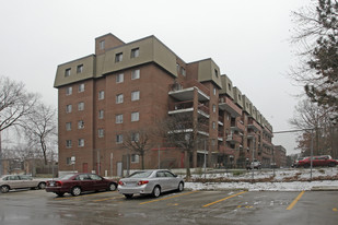 Woodlands Manor Apartments