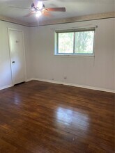 5700 Spring Cypress Rd in Spring, TX - Foto de edificio - Building Photo